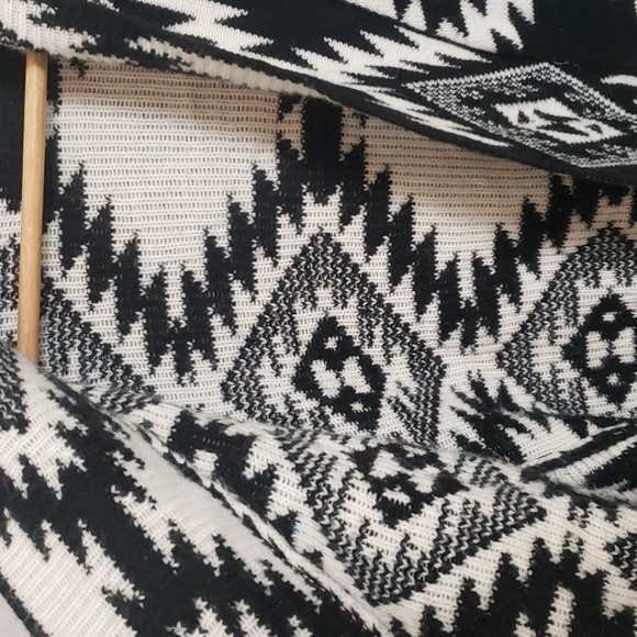 Tempo Paris Cardigan - Picture 4 of 6